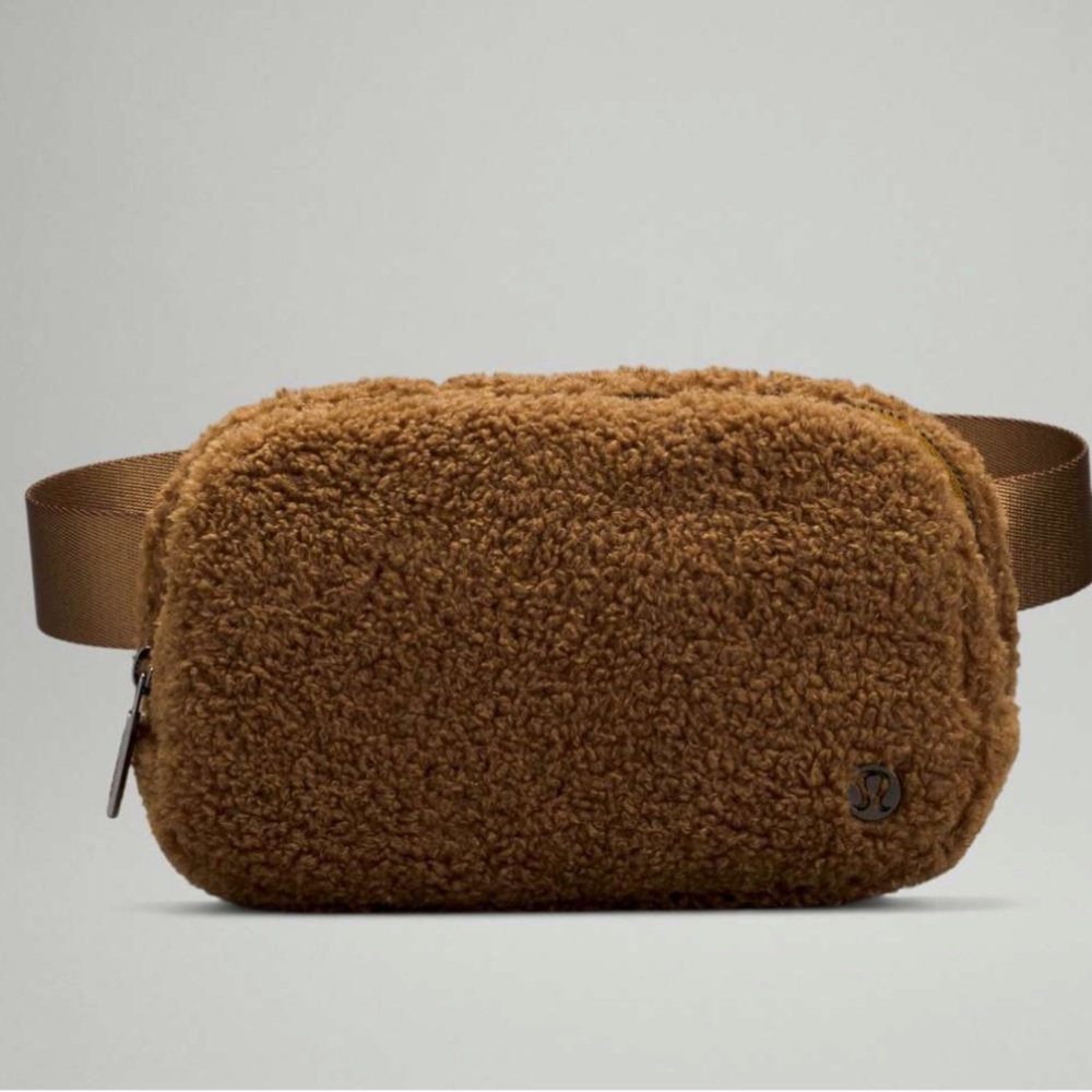 NWOT Lululemon Everywhere Fleece Belt Bag